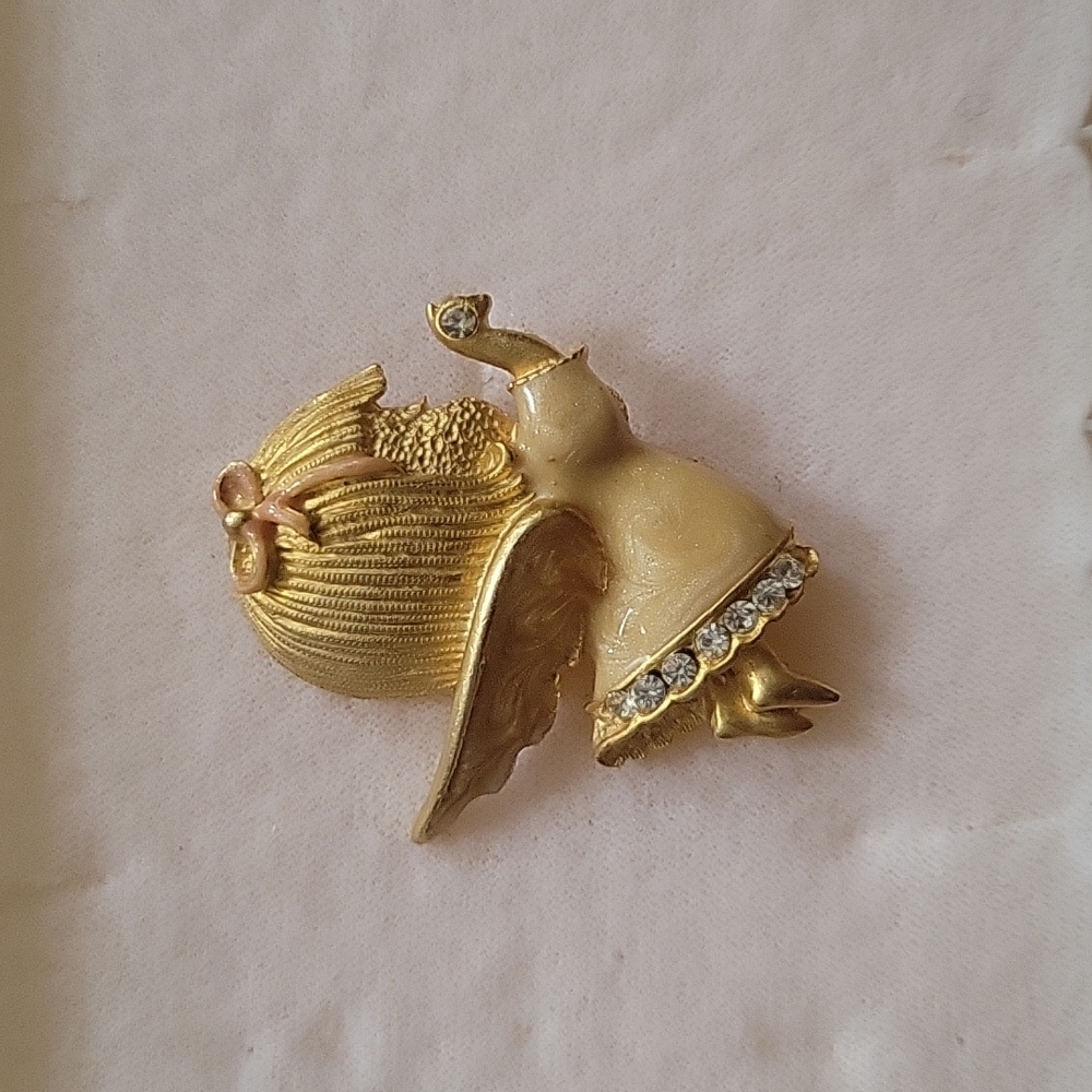 Adorable Angel Brooch